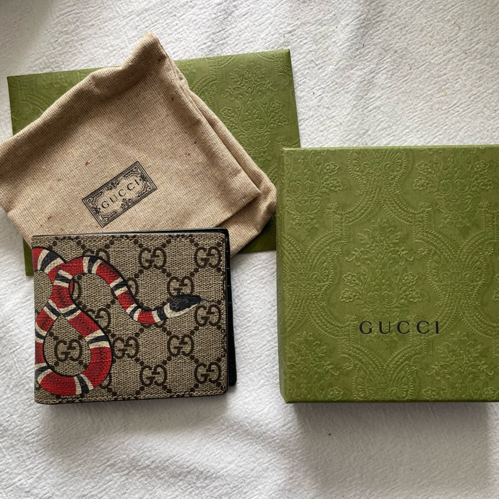 Gucci Men's Tan 8 Card Holder Bifold Wallet with Red Snake Motif - Picture 4 of 16